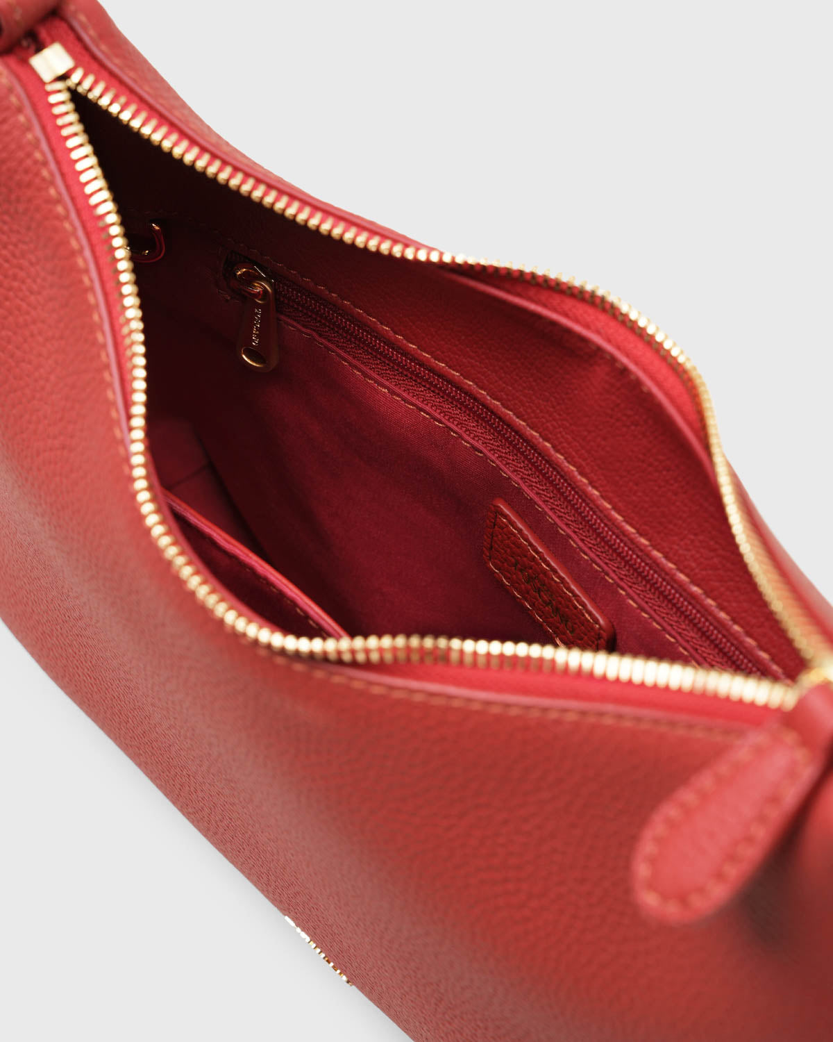 Marlows Crescent Hobo (Scarlet)