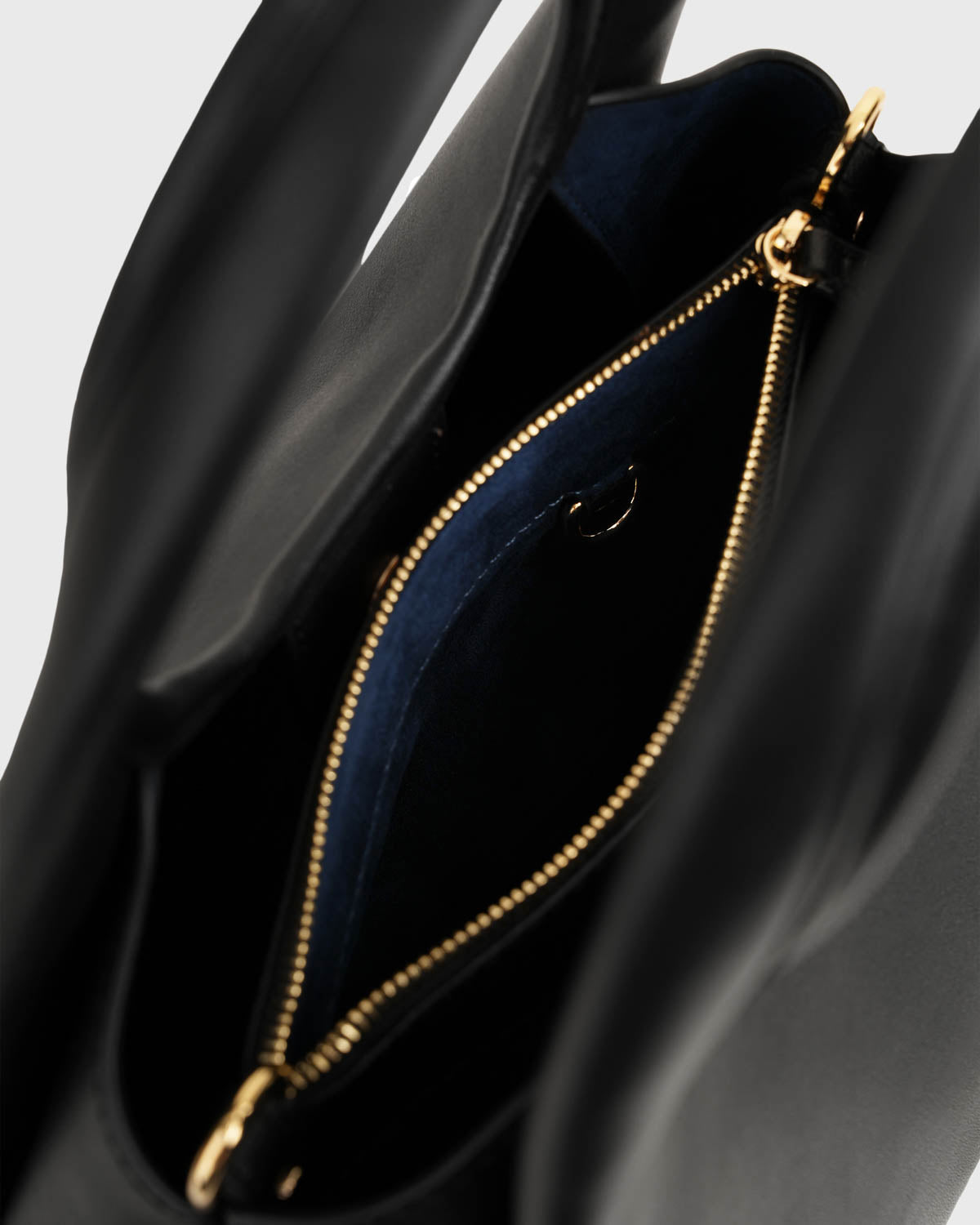 Belle Top Handle (Black)