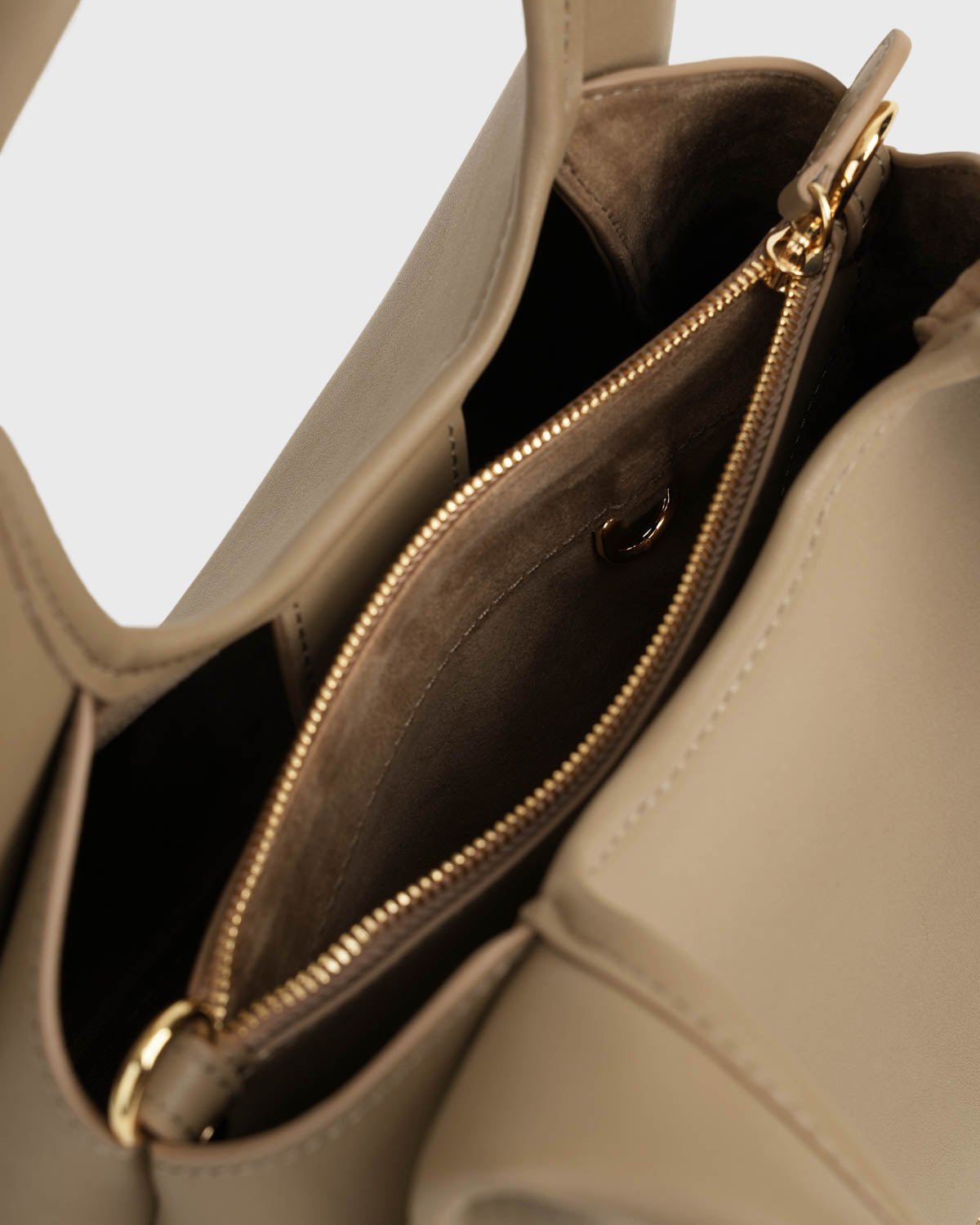 Belle Top Handle (Taupe)