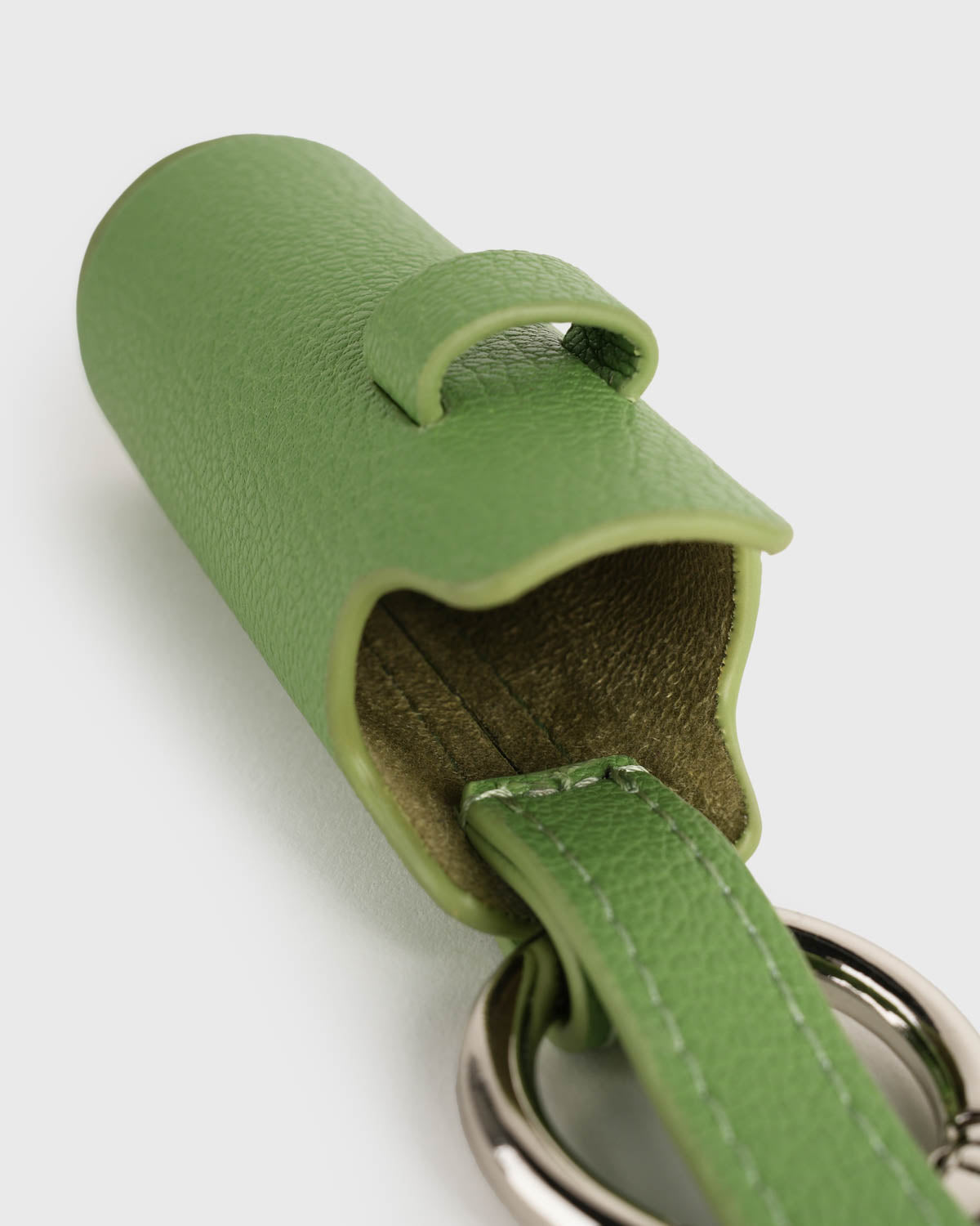 Calla Lipstick Holder (Pistachio) | Silver Ring