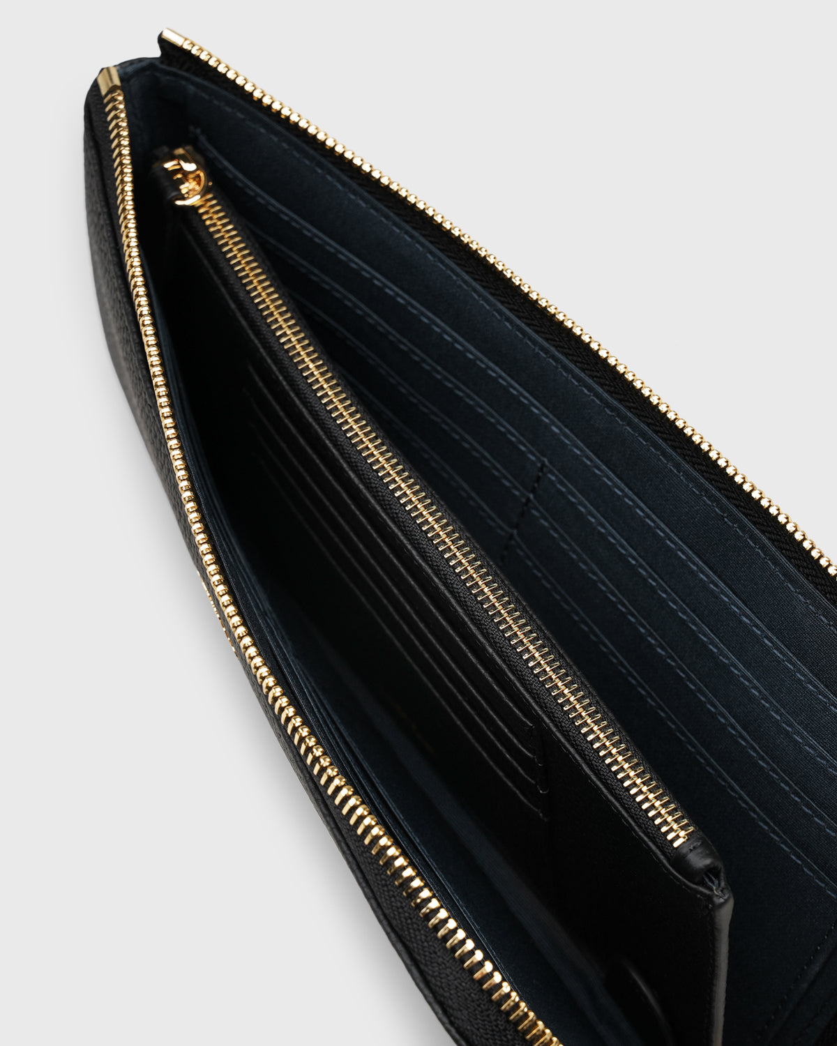 Aimee L-zip Wristlet Clutch (Black)