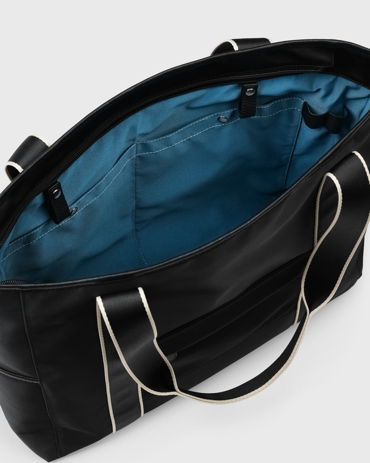 Vivi Tote	(Black)