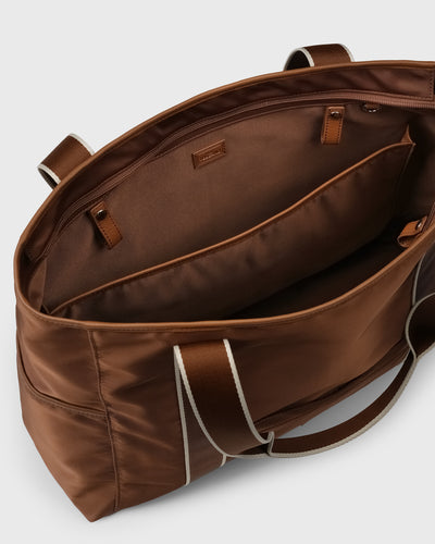 Vivi Tote	(Chocolate)