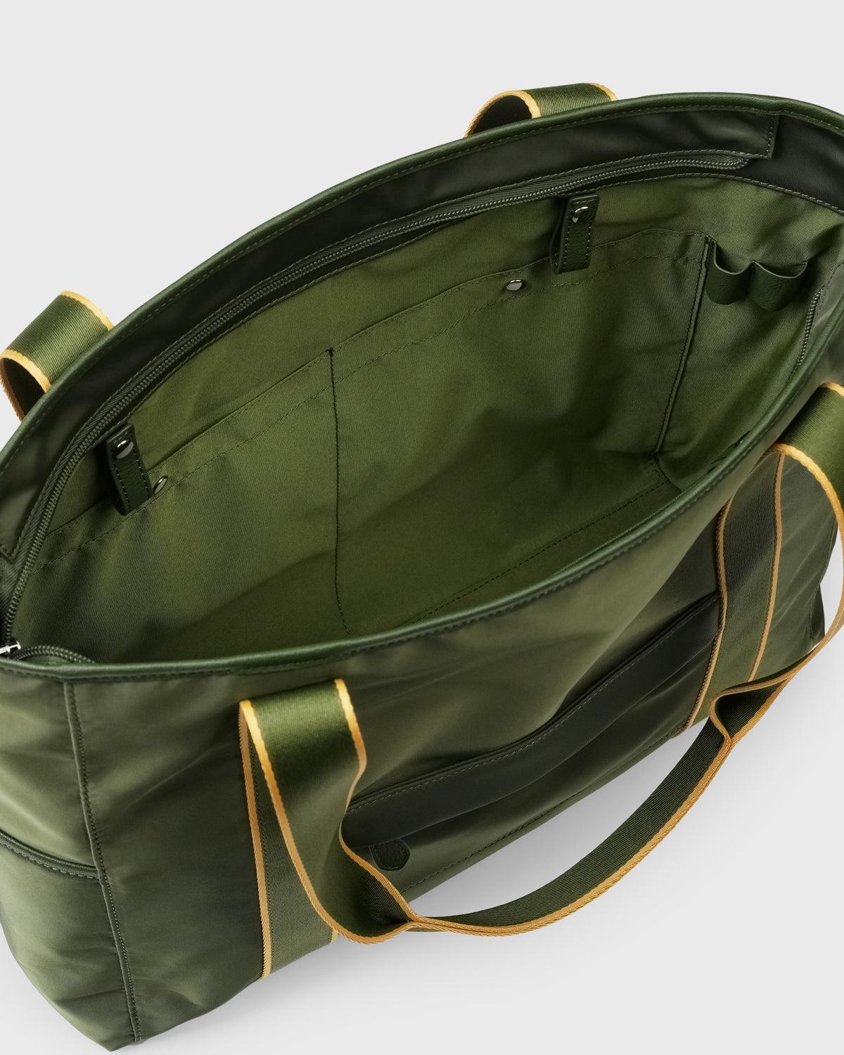 Vivi Tote	(Moss)